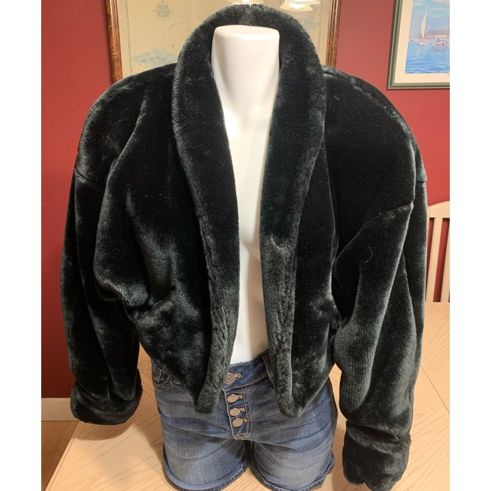 Vintage Carol Horn, faux fur jacket.        🌟FREE SHIPPING!!!🌟